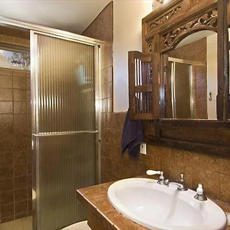 El Otro Mundo Five-bedroom *